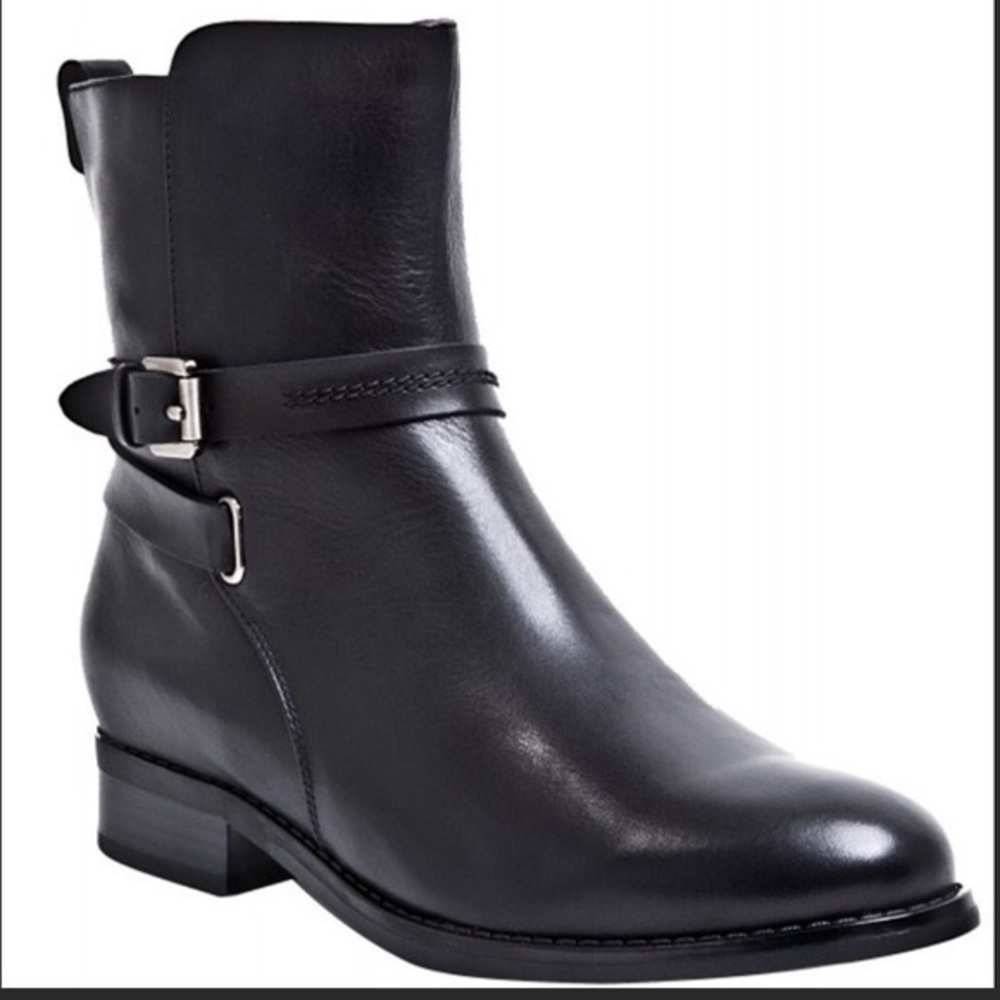 Blondo Zena Black Leather Waterproof Ankle Booties size 6M